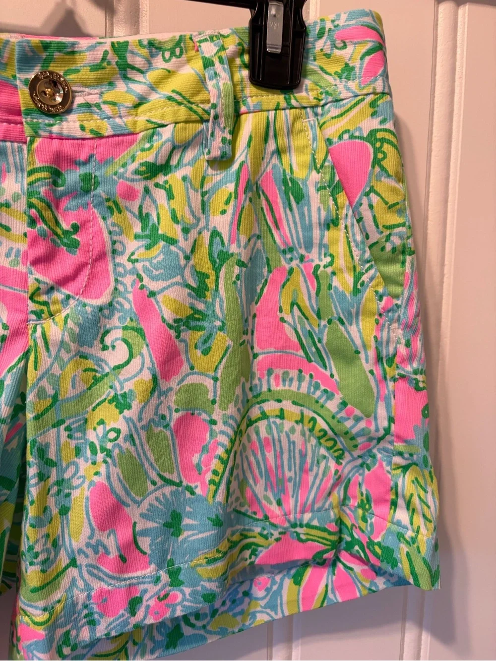 Lilly Pulitzer Callahan Vibrant Tropical Shorts Size 2 Resortwear Beachy Preppy